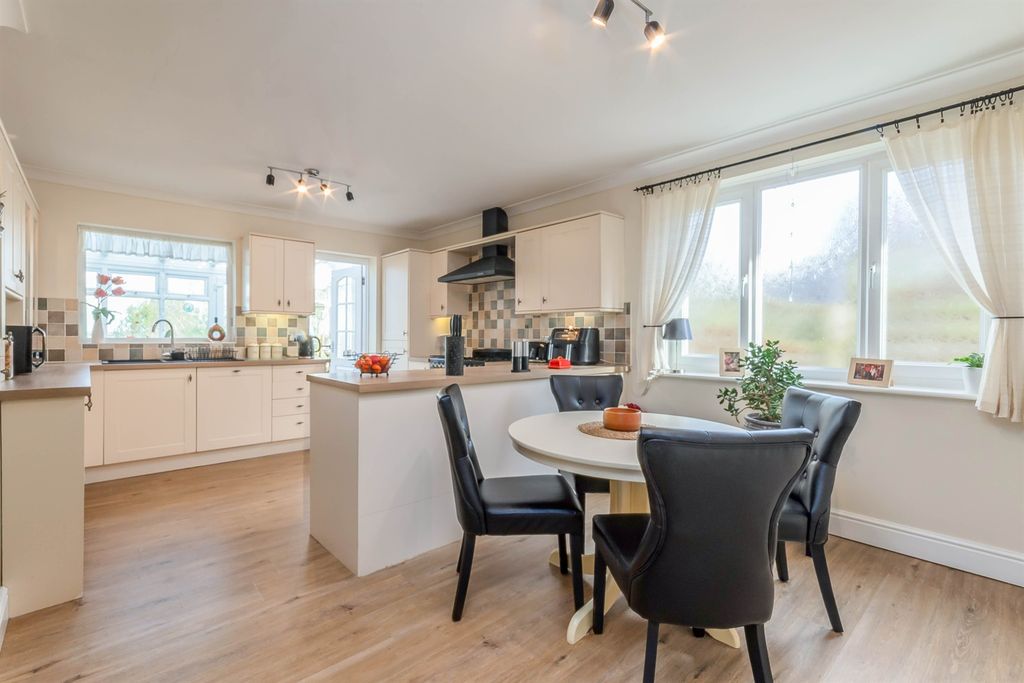 Additional image 12 of 4 bed property for saleBeeleigh Road, Maldon CM9