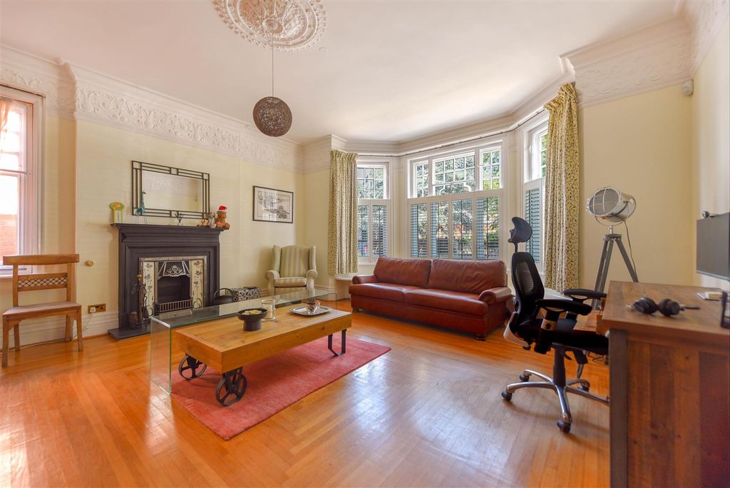 Additional image 6 of 5 bed detached house for saleThe Drive, Kingsley, Northampton NN1