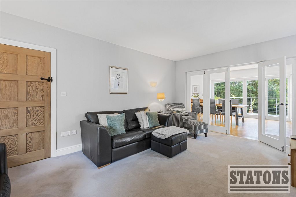 Additional image 7 of 4 bed detached house for saleThe Avenue, Potters Bar, Hertfordshire EN6