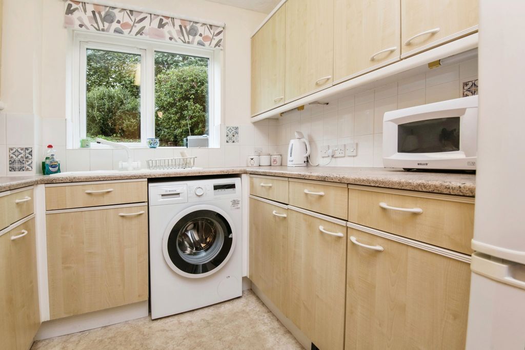 Additional image 9 of 2 bed flat for saleCloverdale Court, Lyme Regis DT7