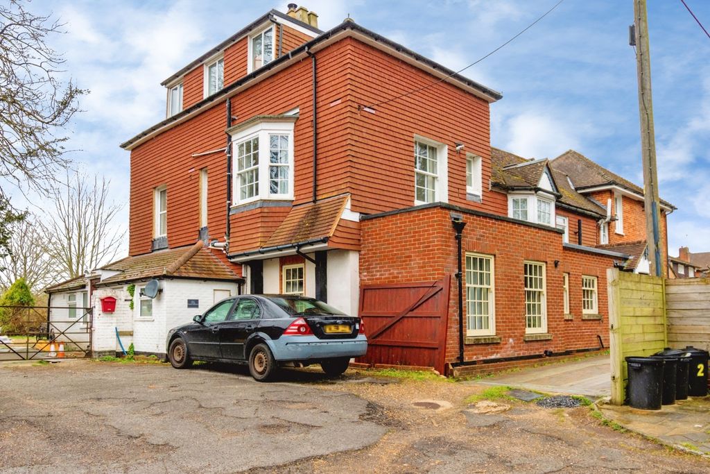 Additional image 18 of 1 bed flat for saleGosport Lane, Lyndhurst, Hampshire SO43
