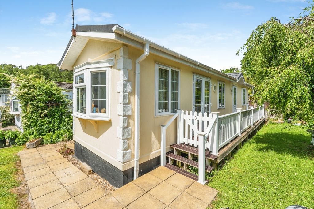 Additional image 13 of 1 bed mobile/park home for saleThatched Cottage Park, Southampton Road, Lyndhurst, Hampshire SO43