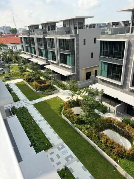 100 Belgravia Drive photo 3