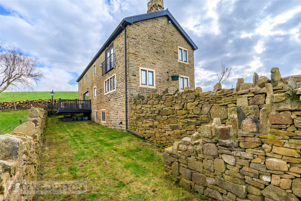 3 bed detached house for saleLane Head Road, Lees, Oldham OL4