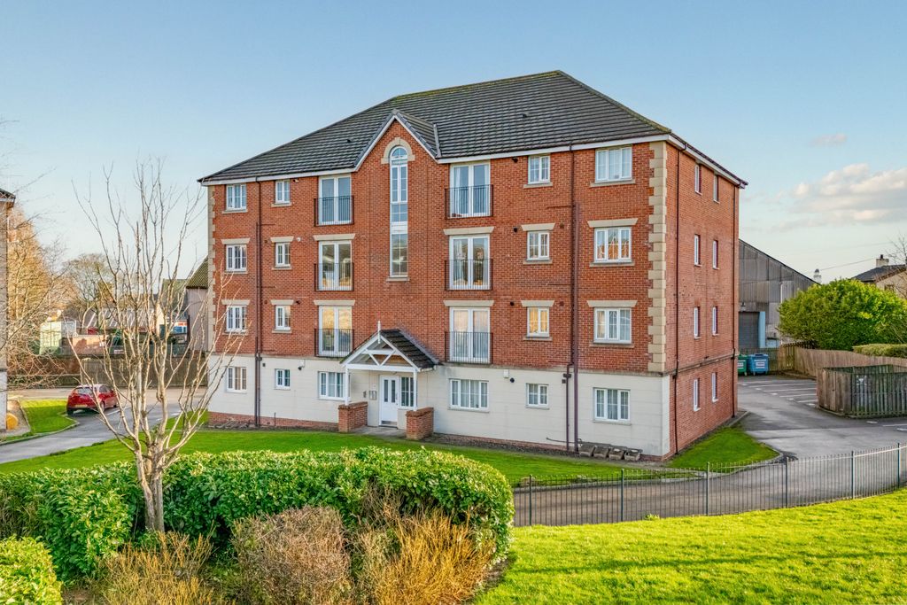 2 bed flat for saleMoorcroft, Ossett WF5