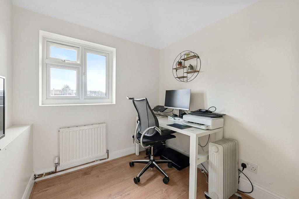 Additional image 13 of 5 bed semi-detached house for saleBelvue Road, Northolt UB5