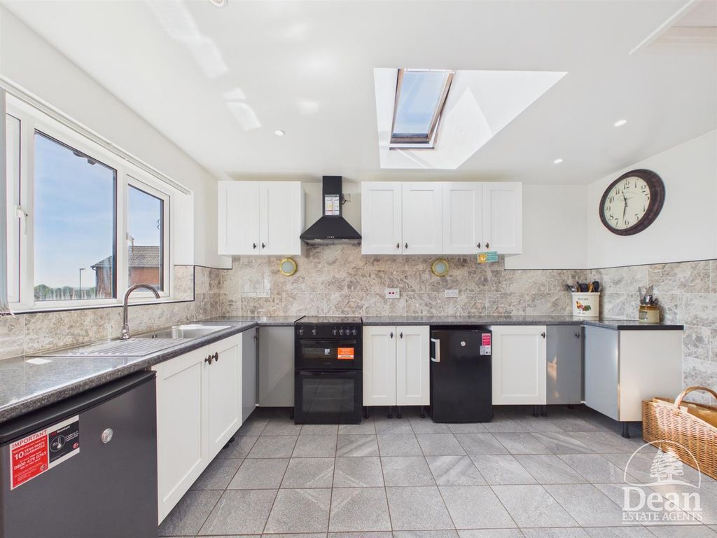 Additional image 8 of 4 bed detached house for saleThe Hawthorns, Lydney GL15