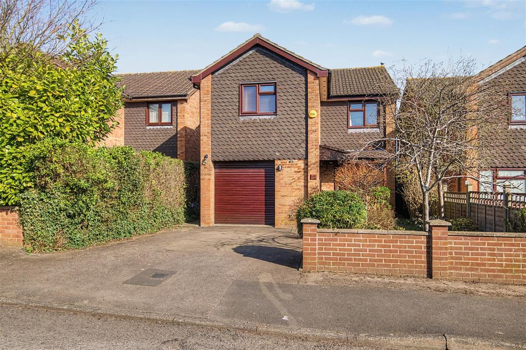 4 bed detached house for saleNewent, Gloucestershire GL18