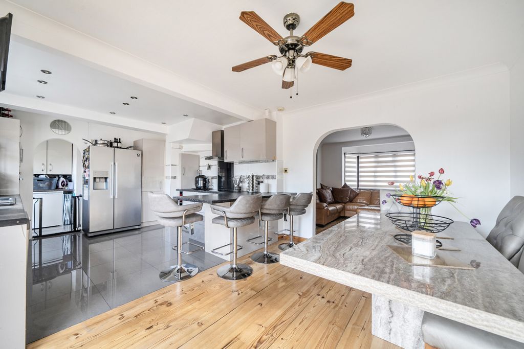 Additional image 16 of 4 bed semi-detached house for saleOldfields Circus, Northolt UB5