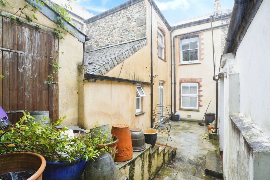 Additional image 4 of 2 bed flat for saleBodmin Hill, Lostwithiel, Cornwall PL22