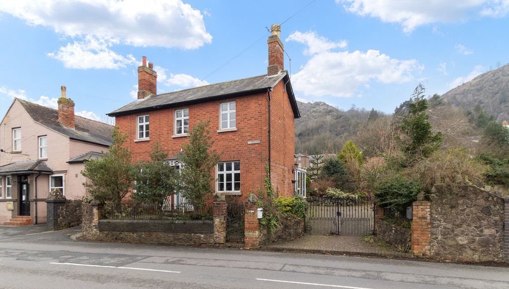 3 bed detached house for saleCowleigh Road, Malvern, Worcestershire WR14