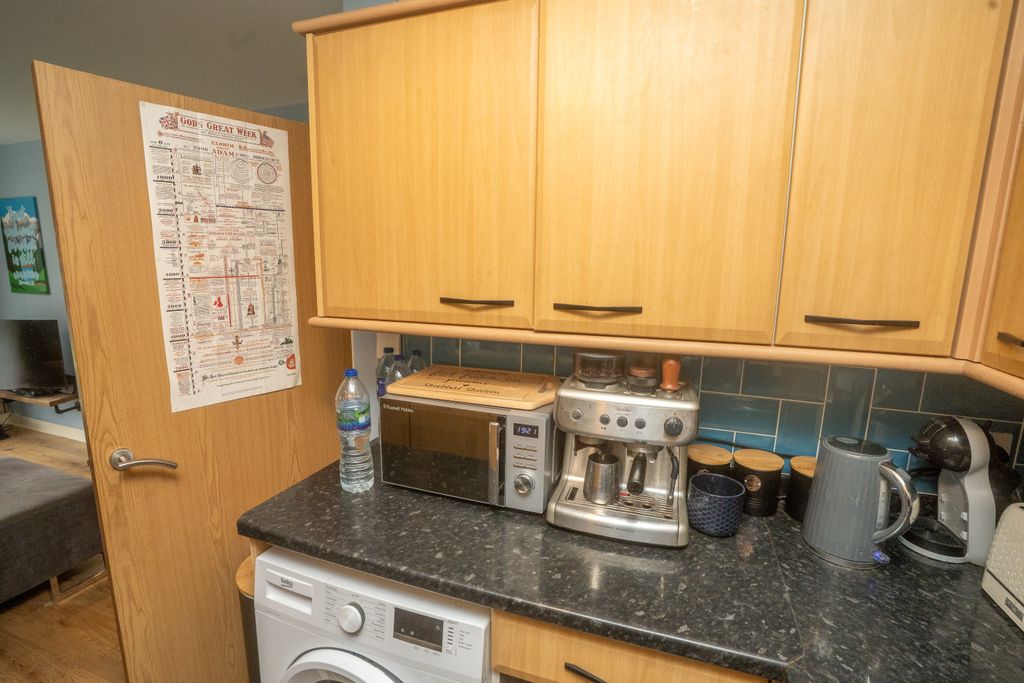 Additional image 7 of 2 bed flat for saleMayfair Court, Prenton CH43
