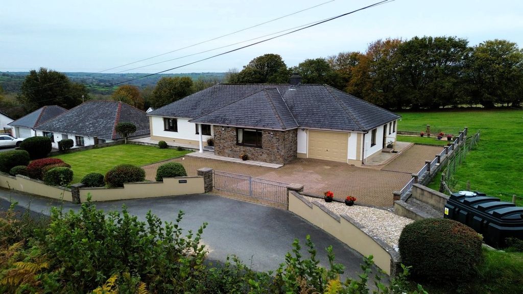 3 bed detached bungalow for saleCapel Iwan Road, Newcastle Emlyn SA38