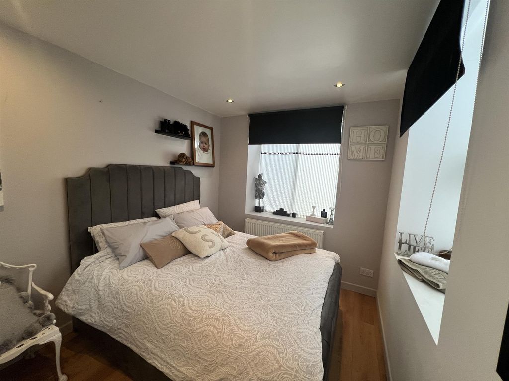 Additional image 13 of 2 bed property for saleHouse WF14, West Yorkshire