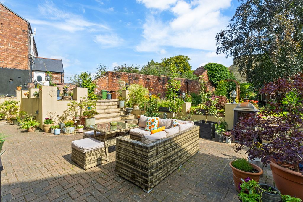 Additional image 34 of 4 bed detached house for saleCastle Cottage, Spink Lane, Pontefract WF8