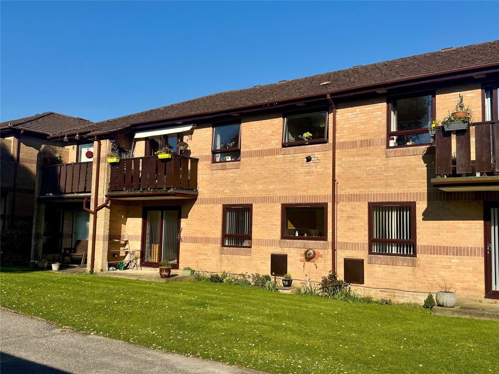 2 bed flat for saleHerbert Road, New Milton, Hampshire BH25