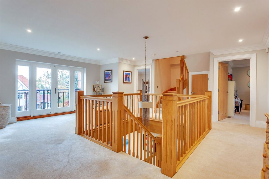 Additional image 9 of 6 bed detached house for saleBeechwood Drive, Marlow, Buckinghamshire SL7