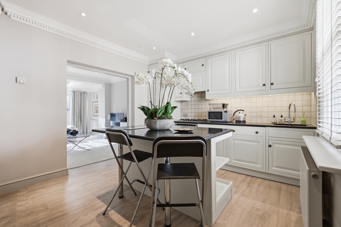 2 Bed Terraced House, Ann's Close, SW1X, N1 7GU photo 5