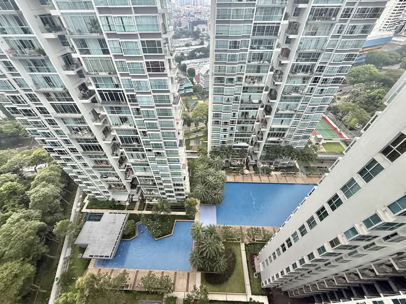 39 Amber Gardens photo 3