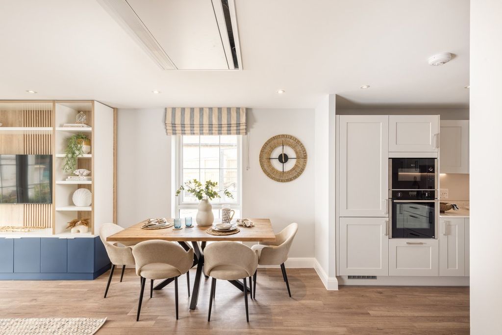 Additional image 7 of 2 bed flat for saleLymington Gate, Stanford Hill, Lymington SO41