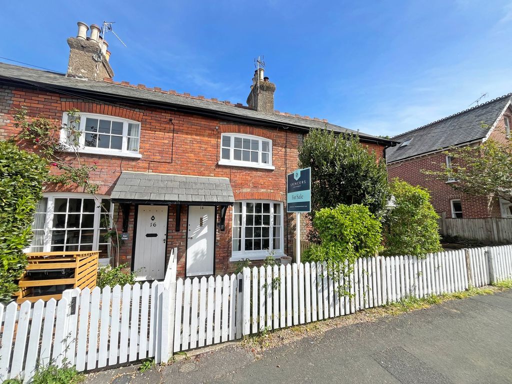 2 bed terraced house for saleQueens Road, Lyndhurst SO43