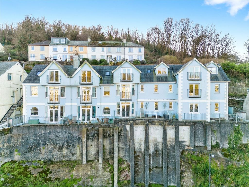 2 bed flat for saleHannafore Road, Looe, Cornwall PL13 photo 2