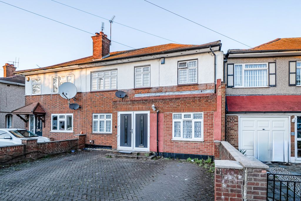 Additional image 17 of 4 bed semi-detached house for saleKingshill Avenue, Northolt UB5