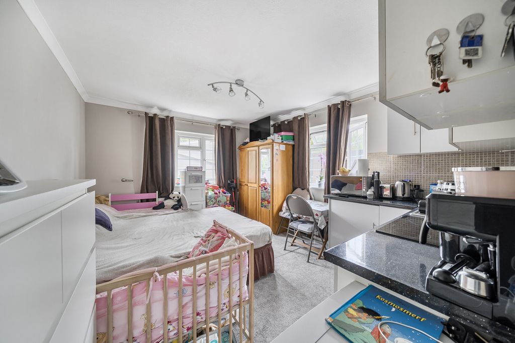 Additional image 18 of 6 bed end terrace house for saleRushdene Crescent, Northolt UB5