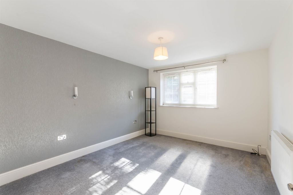 Additional image 13 of 2 bed flat for saleBeacon Hill, Maldon CM9