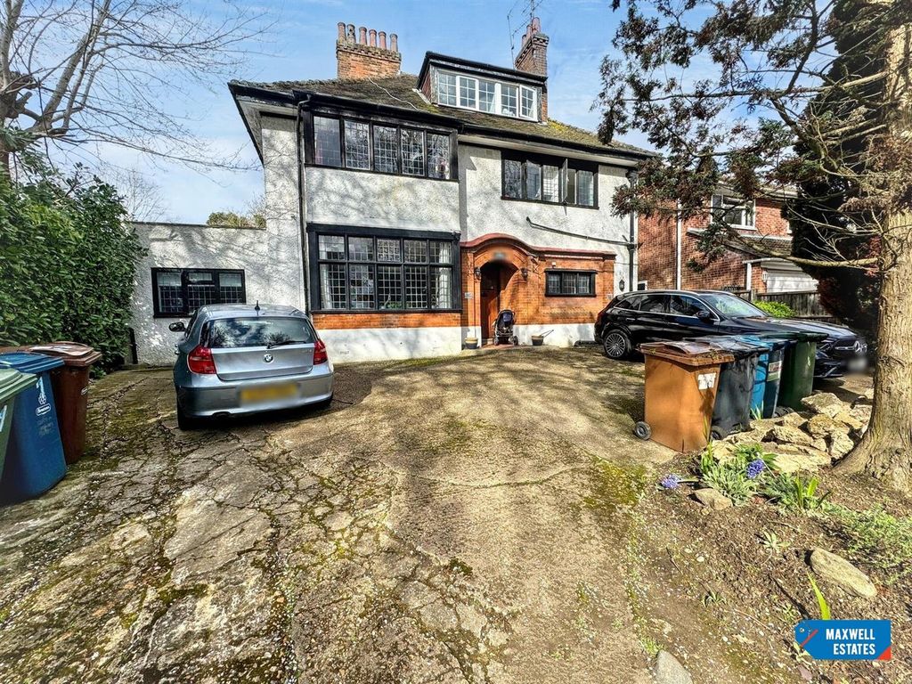 3 bed maisonette for saleRoyston Grove, Hatch End HA5