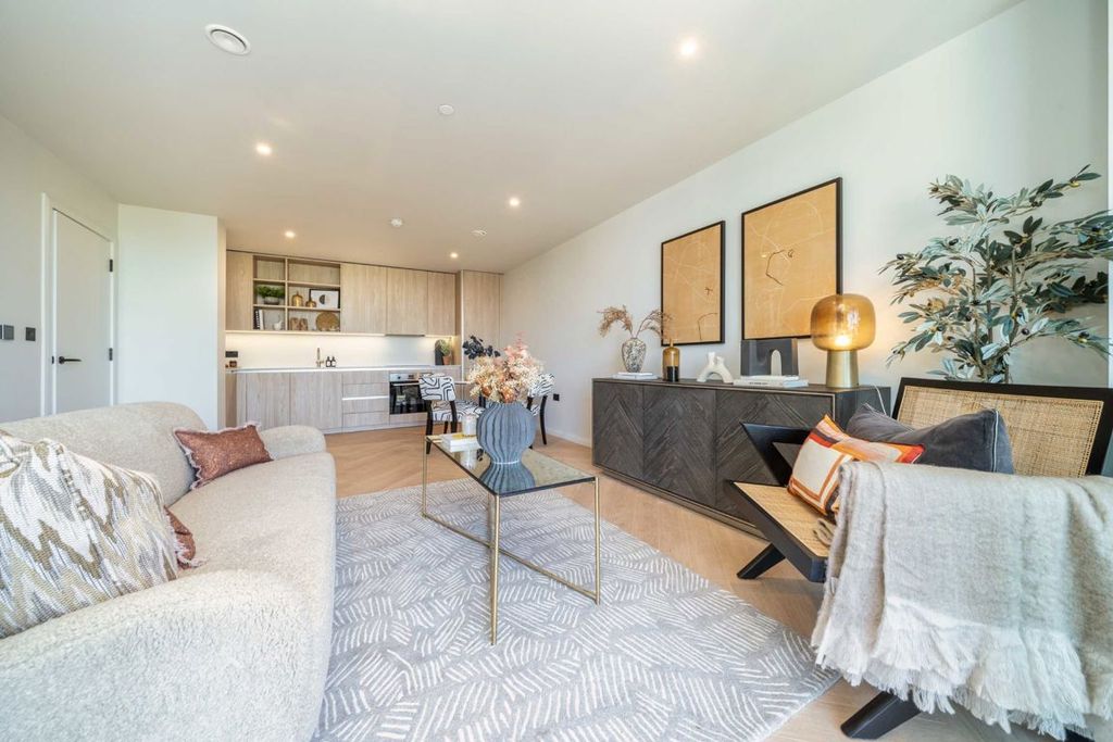 Additional image 2 of 2 bed flat for saleCoombe Road, New Malden KT3