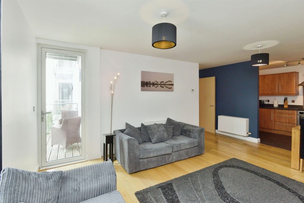 2 bed flat for saleMortimer Square, Milton Keynes MK9 photo 5