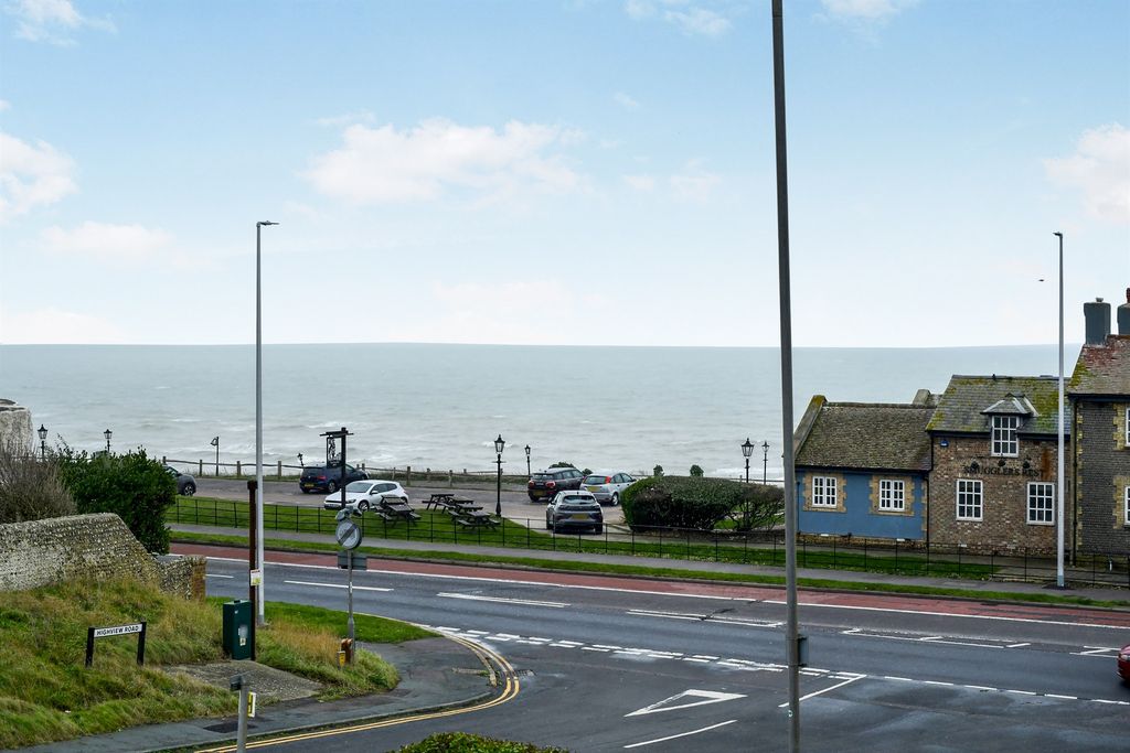 1 bed flat for saleGorham Way, Telscombe Cliffs, Peacehaven BN10 photo 2