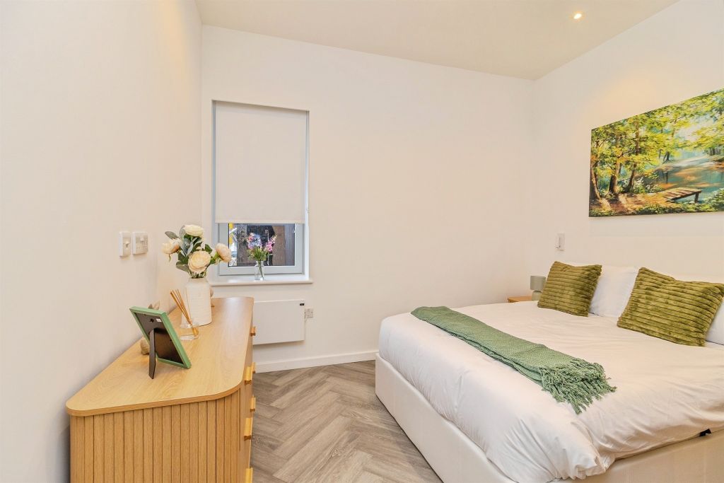 2 bed flat for saleCaldecotte Lake Drive, Milton Keynes MK7