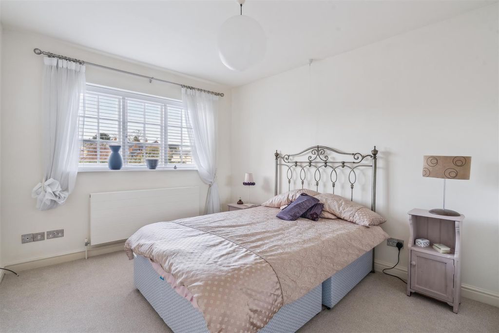 Additional image 9 of 3 bed property for saleHigh Street, Olney MK46