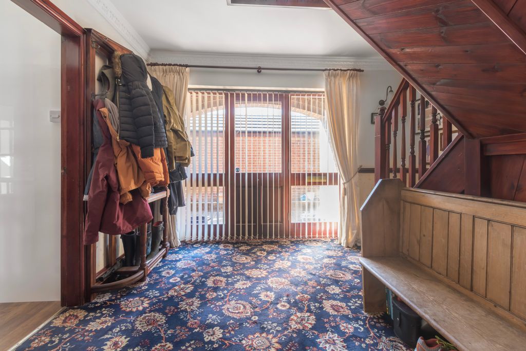 Additional image 13 of 4 bed detached house for saleKnottingley Road, Pontefract WF8