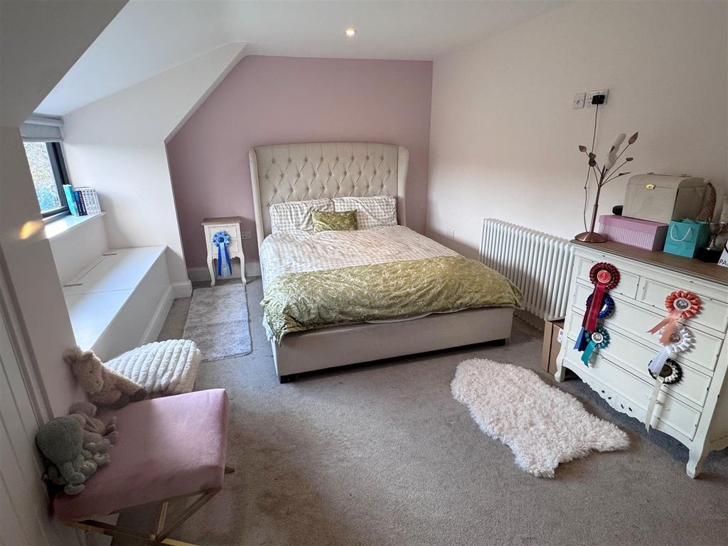 Additional image 16 of 6 bed detached house for saleBuckingham Road, Newbury RG14