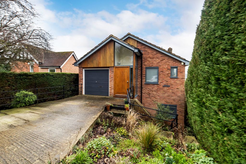 4 bed detached house for saleBank Crescent, Ledbury HR8