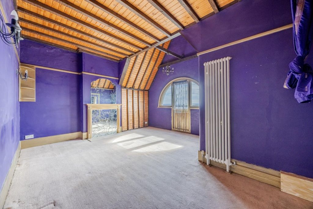 Additional image 17 of 3 bed flat for saleCliff Gardens, Leigh-On-Sea SS9