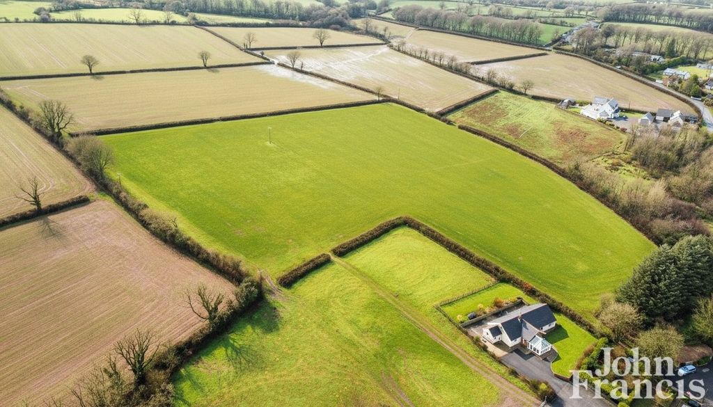 5 bed detached house for salePrinces Gate, Narberth, Pembrokeshire SA67 photo 2