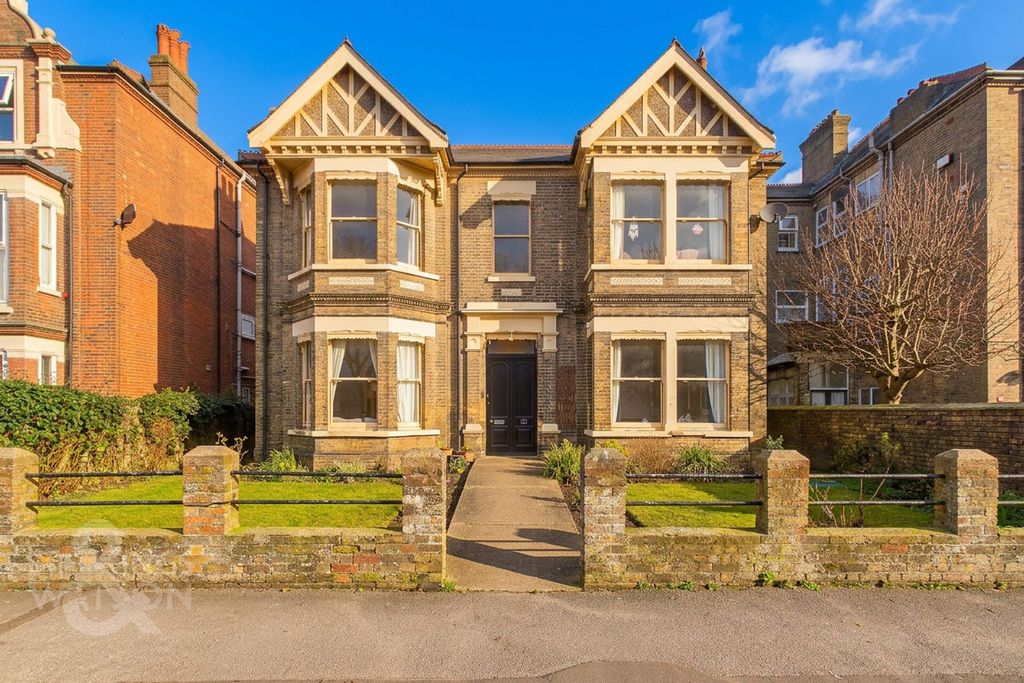 Additional image 32 of 6 bed detached house for saleKirkley Cliff Road, Lowestoft NR33