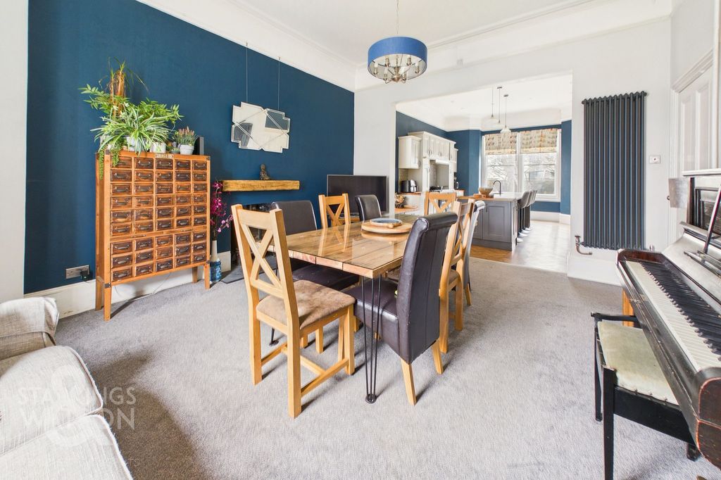 Additional image 9 of 6 bed detached house for saleKirkley Cliff Road, Lowestoft NR33