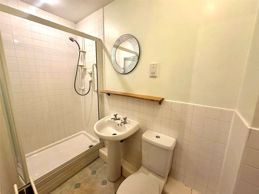 Additional image 8 of 2 bed flat for saleChaloner Grove, Wakefield, West Yorkshire WF1