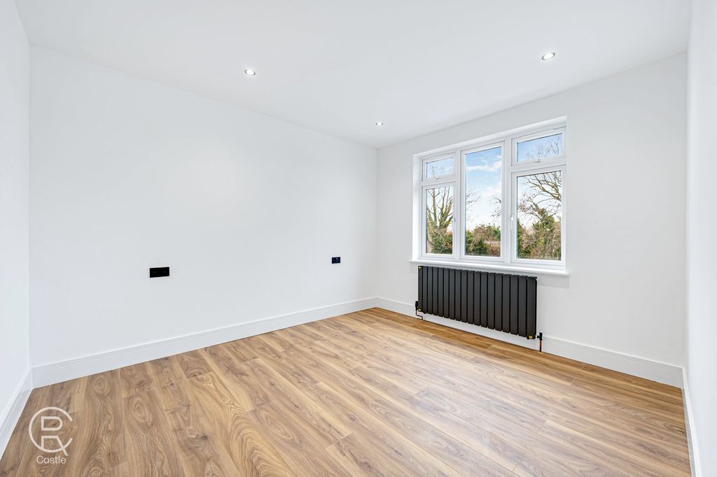 Additional image 13 of 5 bed semi-detached house for saleThe Heights, Northolt UB5