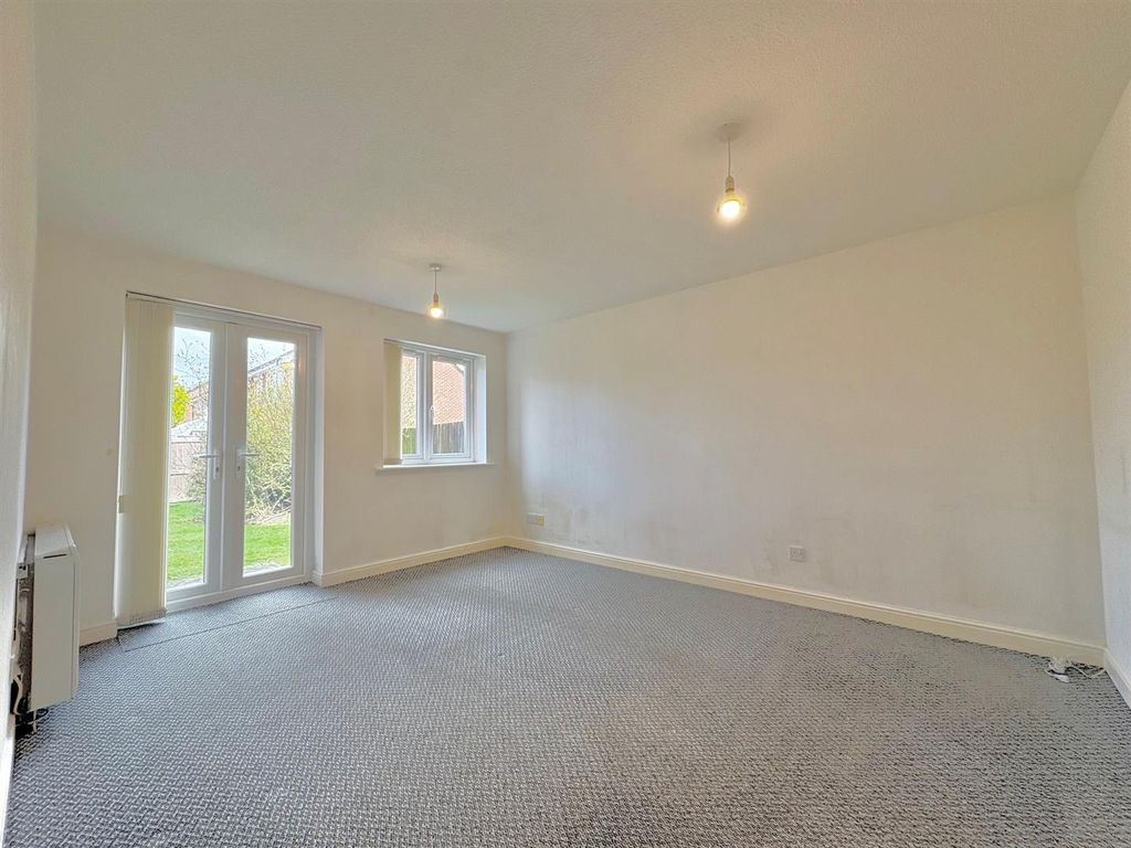 1 bed flat for salePadiham Close, Leigh WN7 photo 3