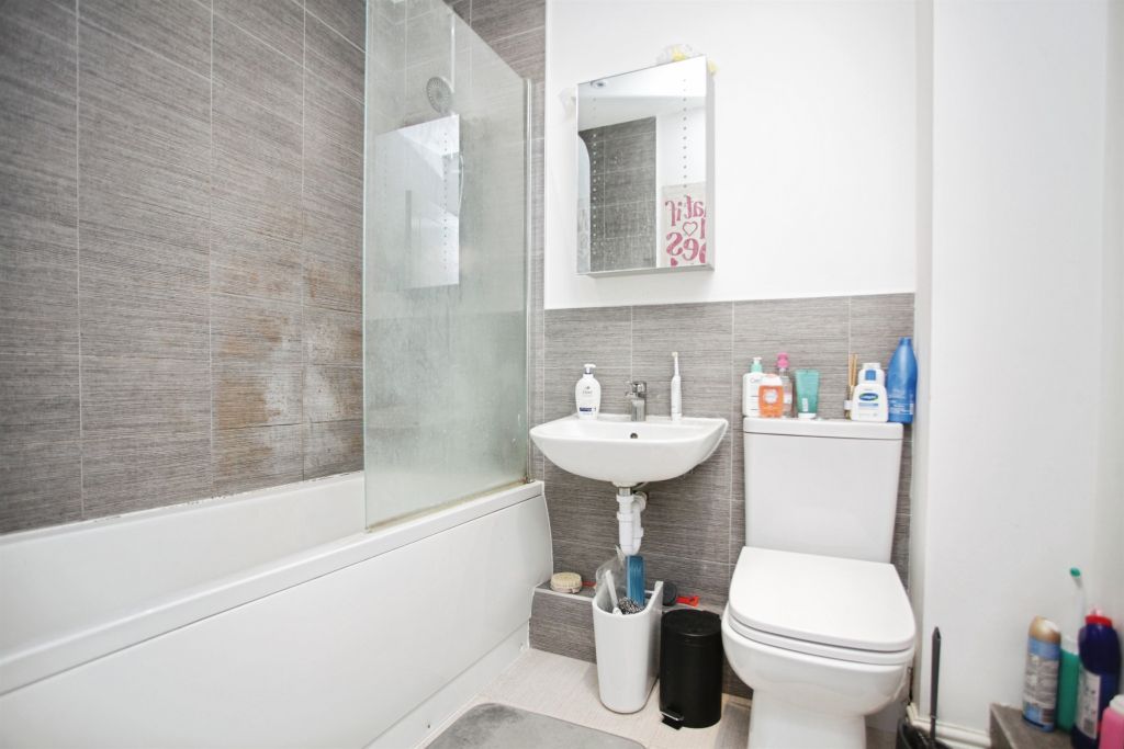1 bed flat for saleWoodside Park, Rugby CV21 photo 5