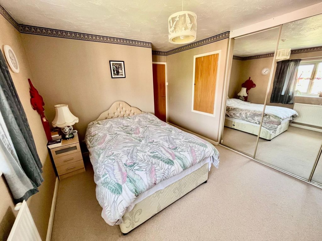 Additional image 5 of 3 bed semi-detached house for saleFriary Gardens, Newport Pagnell MK16