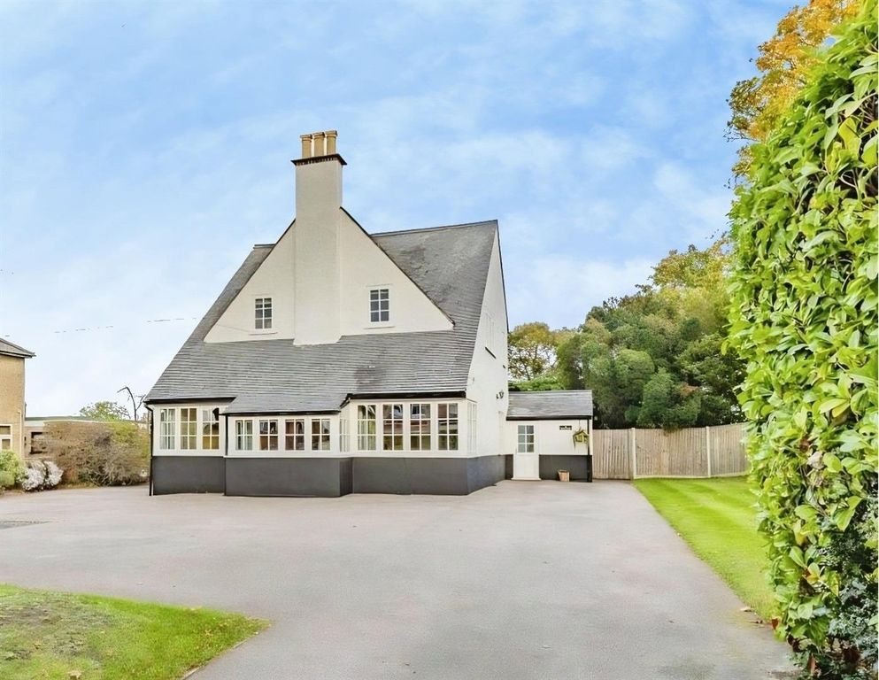 5 bed detached house for saleCotmer Road, Oulton Broad, Lowestoft, Suffolk NR33