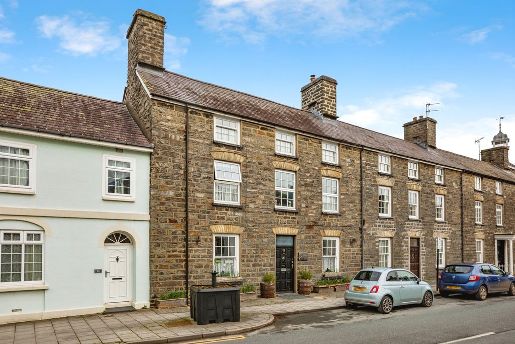 5 bed terraced house for saleHigh Street, Lampeter, Ceredigion SA48