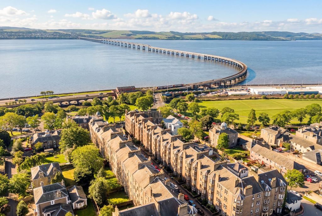 Additional image 2 of 2 bed flat for saleG/L 15 Bellefield Avenue, Dundee DD1